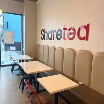 Sharetea - Seating area by entrance - Bubble Tea Near Me - Northridge, California Sharetea - Seating area by entrance - Bubble Tea Near Me - Northridge, California