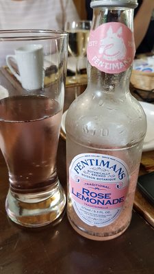 La Roche à Veillon resto/théâtre by null