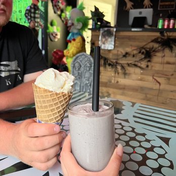 I Scream Sundae - Oreo milkshake and vanilla waffle cone - Ice Cream & Frozen Yogurt Near Me - Ripley, West Virginia