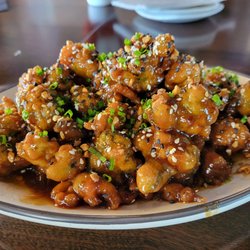 Tribute Eatery & Bar - General Tso's broccoli