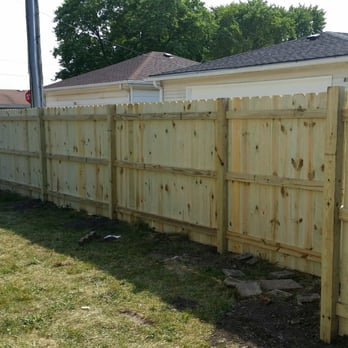 Robert's Contracting - Fences & Gates Near Me - Franklin Park, Illinois Robert's Contracting - Fences & Gates Near Me - Franklin Park, Illinois