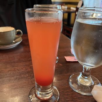 Lola's Farmhouse Bistro - Strawberry Bellini - Italian Near Me - Manakin-Sabot, Virginia