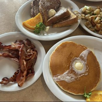 Cafe Cup - Waffles and pancakes! - Breakfast & Brunch Near Me - Huntington Beach, California