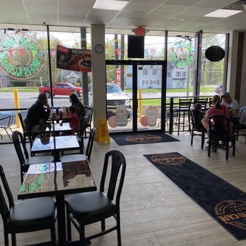 Bagel 10 Cafe - Lots of seating! - Bagels Near Me - Ledgewood, New Jersey