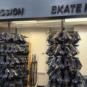 LA Kings Ice - Skating Rinks Near Me - Rolling Hills Estates, California