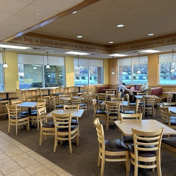 Bojangles - Clean dining room at Bojangles in Kernersville, NC - Fast Food Near Me - Kernersville, North Carolina Bojangles - Clean dining room at Bojangles in Kernersville, NC - Fast Food Near Me - Kernersville, North Carolina