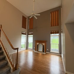 Two Men Four Hands - Accent wall Paint