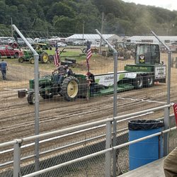 Tractor pulling contest