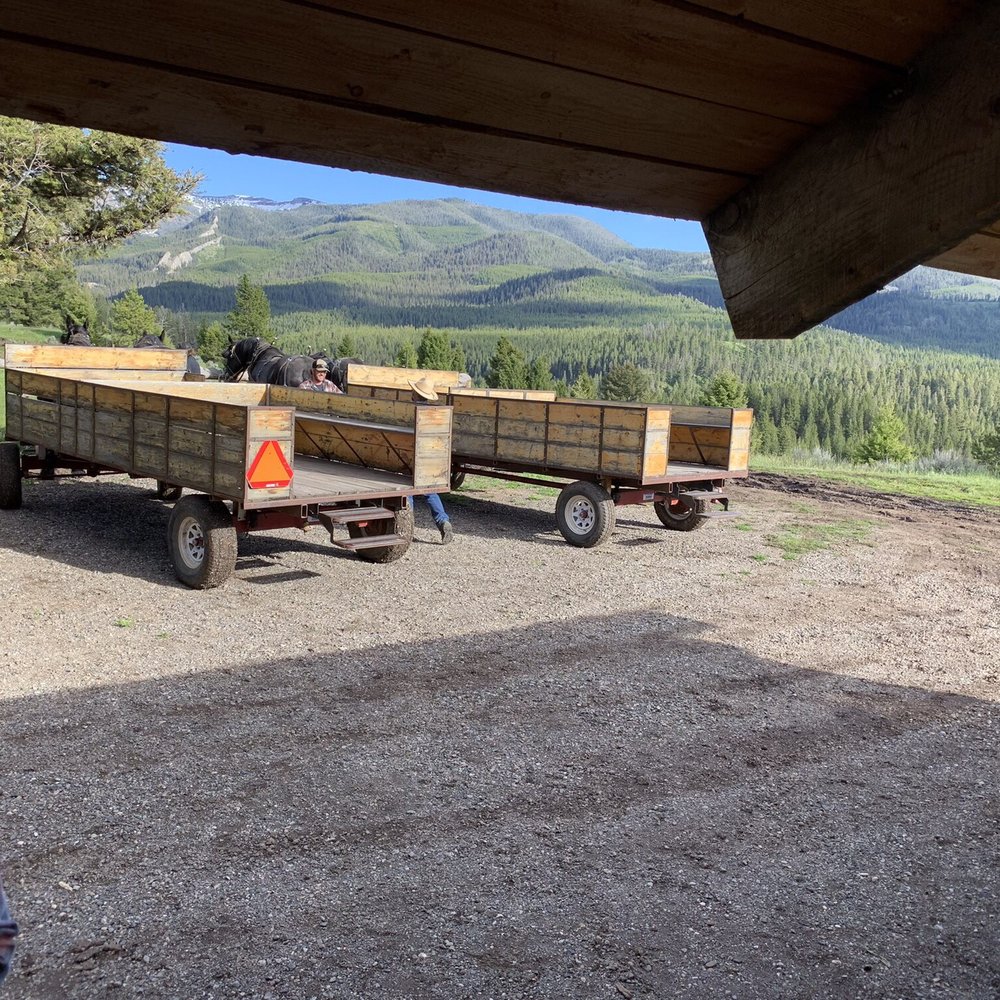 Cache Creek Outfitters - Wagons and views at the cowboy cookout - Horseback Riding Near Me Cache Creek Outfitters - Wagons and views at the cowboy cookout - Horseback Riding Near Me