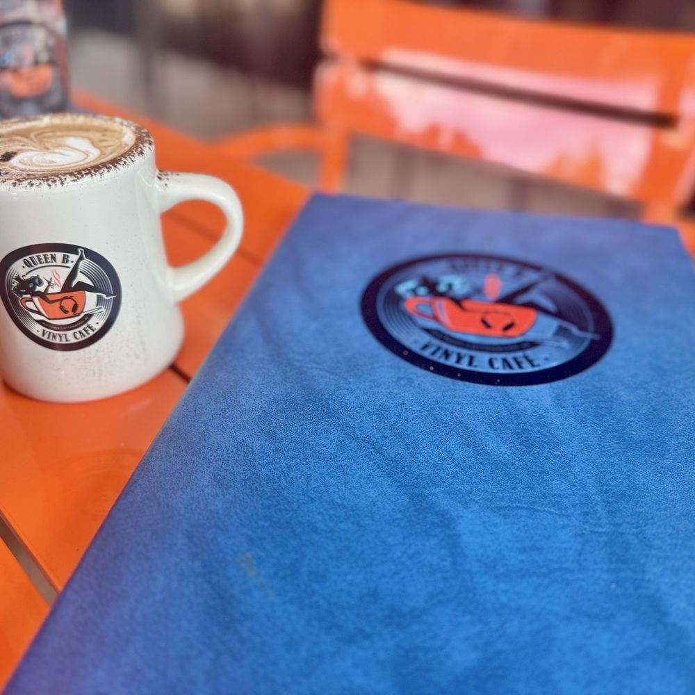 Queen B Vinyl Cafe - Coffee - Wine Bars Near Me - Cottonwood, Arizona