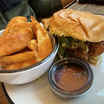 Honeymoon Chicken - Hot Honey Dipped Chicken Sandwich - Chicken Shop Near Me - Washington, DC, District of Columbia