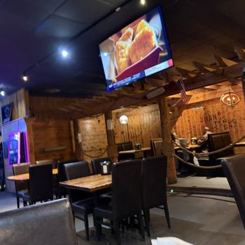 The Juicy Seafood - Indoor seating  area - Seafood Near Me - Savannah, Georgia
