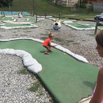 Yogi Bear's Jellystone Park - Mini golf - Campgrounds Near Me - Natural Bridge Station, Virginia