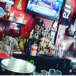 Dum Dum's Sports Bar - Front and center bottles...looking good ;)