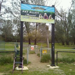 Pat Alley Memorial Dog Park - Front entrance