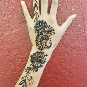 Eyebrow Threading By Farida - Great eyebrow threading with farida and while I waiting I got henna done with Marley! - Threading Services Near Me - Phoenix, Arizona