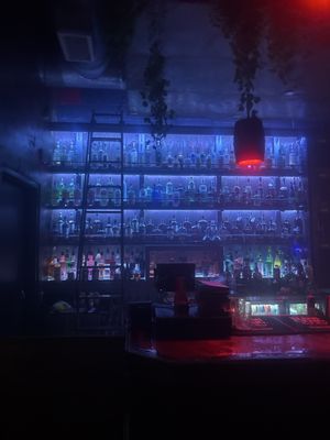 Bodega West 7th by null