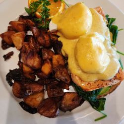 Swamis Cafe - Salmon Benedict