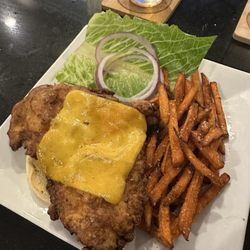 RBG Bar and Grill - Chicken sandwich with sweet potato fries