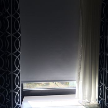 Hampton Inn Richland - Black out blinds didn't go all the way down to block sun - Hotels Near Me - Richland, Mississippi