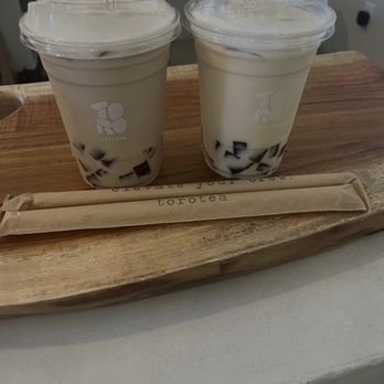 Torotea - Koan Im Oolong milk tea (left), Misty Oolong milk tea (right) - Coffee & Tea Near Me - Diamond Bar, California