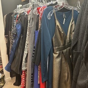 Dress Best For Less - Community Service/Non-Profit Near Me - Oakland, California Dress Best For Less - Community Service/Non-Profit Near Me - Oakland, California