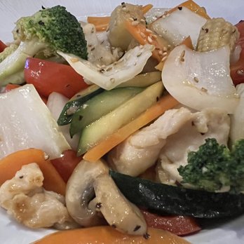 Fuse Box - An Asian Eatery - Grilled Mixed Vegetables with Chicken - Chinese Near Me - Lorton, Virginia