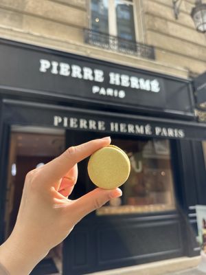 Pierre Hermé by null