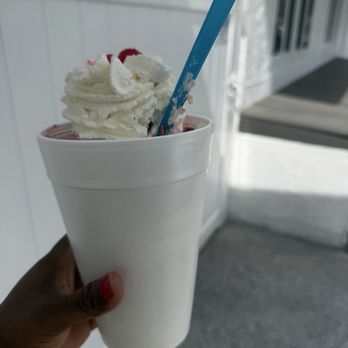 Bo's Ice Cream - Hot fidge brownie sundae with strawberry shortcake sundae - Ice Cream & Frozen Yogurt Near Me - Tampa, Florida