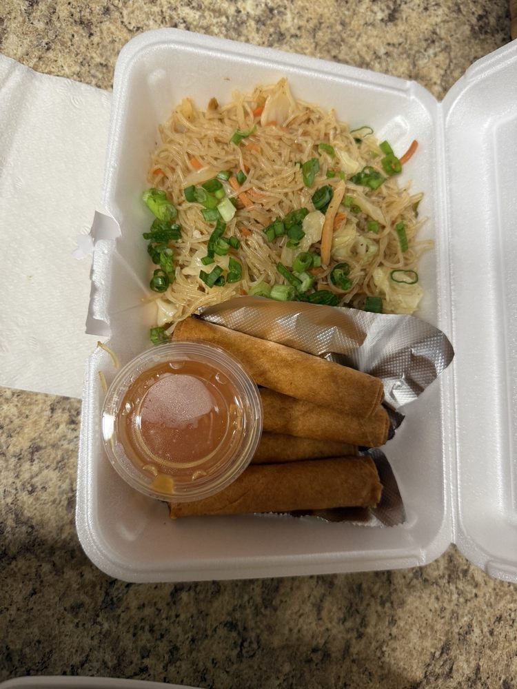Kalye Grill & Lumpia Logo