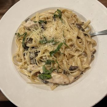 Fat Olives - Fettuccini Alfredo - Pizza Near Me - Flagstaff, Arizona
