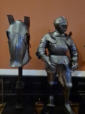 Hofjagd- und Rüstkammer by null