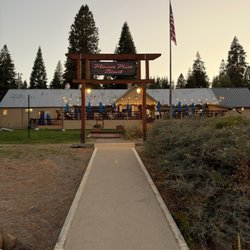 Plumas Pines Bar & Grill - Outdoor area