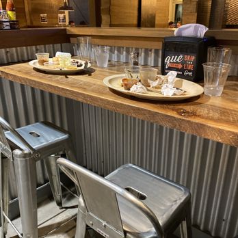 Central BBQ - Dirty dishes - Barbeque Near Me - Memphis, Tennessee