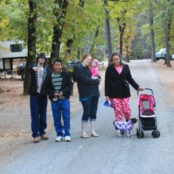 Lakehead Campground & RV Park - Morning walk on the campgrounds