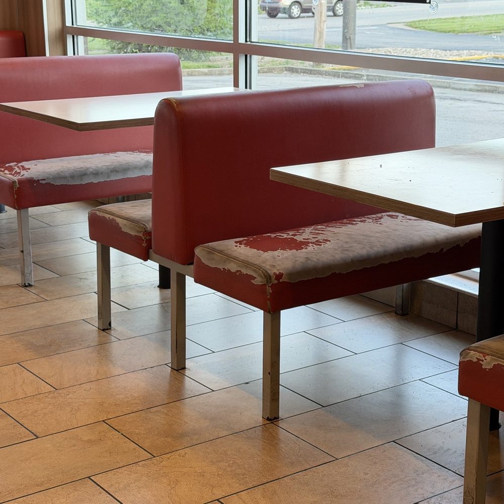 KFC - Seats are horrible!!! - Fast Food Near Me - Cave City, Kentucky KFC - Seats are horrible!!! - Fast Food Near Me - Cave City, Kentucky