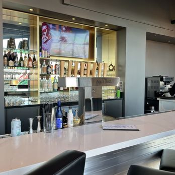 Oracle Suite Level - Well stocked bar - Stadiums & Arenas Near Me - San Francisco, California Oracle Suite Level - Well stocked bar - Stadiums & Arenas Near Me - San Francisco, California