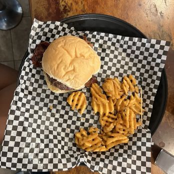 Hamburger Inn Diner - Bacon Blue and Waffle Fries - Burgers Near Me - Delaware, Ohio