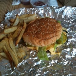 Cheeseburger w/fries