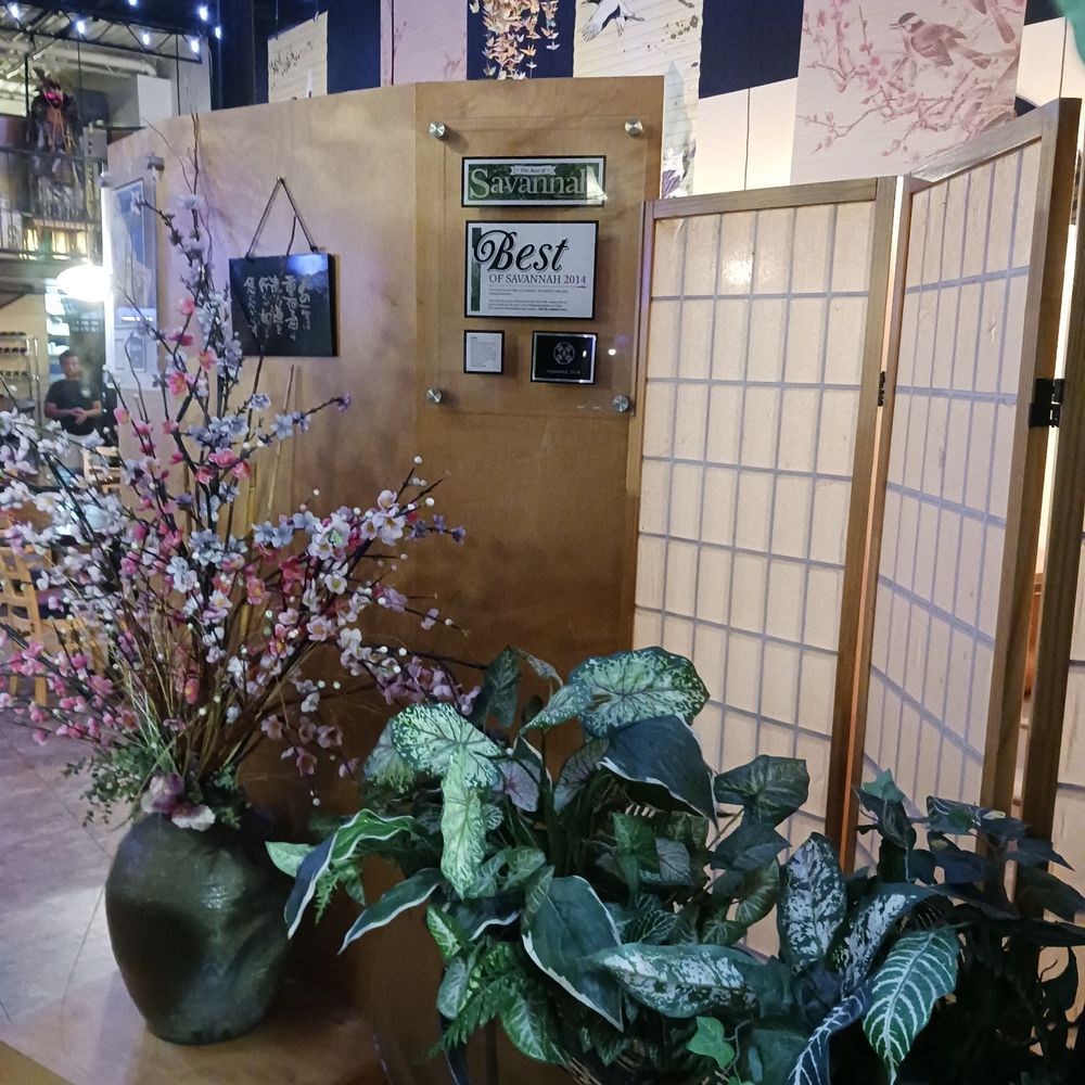 Beautiful plants and lobby. Beautiful plants and lobby.