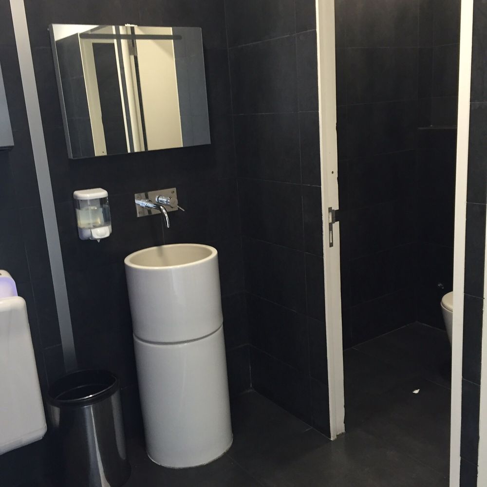 Quinta dos Açores - Modern restroom. - Specialty Food Near Me - Angra do Heroísmo, 20 Quinta dos Açores - Modern restroom. - Specialty Food Near Me - Angra do Heroísmo, 20