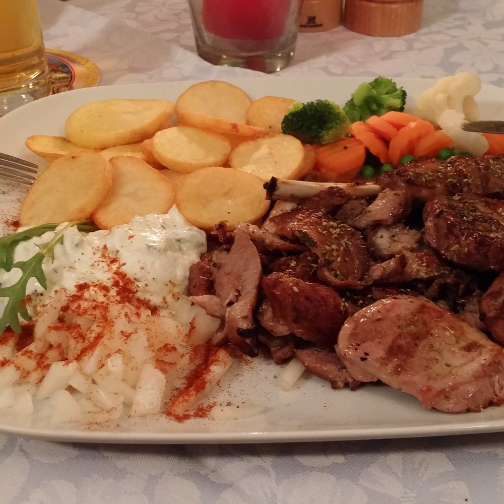 Athos - An excellent mixed grill. - Greek Near Me - Frankfurt, HE