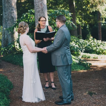 Seattle Wedding Officiants - In the woods at Volunteer Park with my couple from the UK - Officiants Near Me Seattle Wedding Officiants - In the woods at Volunteer Park with my couple from the UK - Officiants Near Me