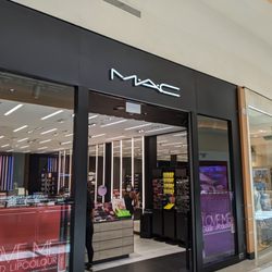 MAC Cosmetics - MAC Cosmetics