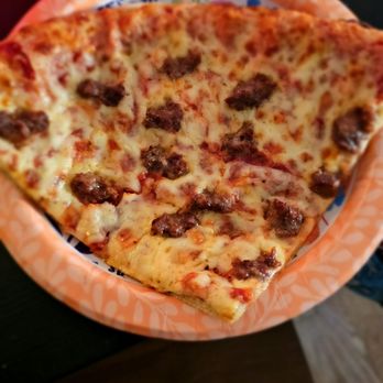 Armand's Pizzeria - Sausage pizza - Pizza Near Me - Elmwood Park, Illinois Armand's Pizzeria - Sausage pizza - Pizza Near Me - Elmwood Park, Illinois