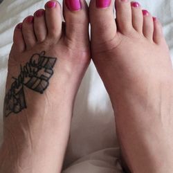 Fresh Pedispa - My pretty toes with a gel finish.