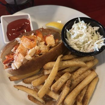 Hooked Seafood Restaurant - Warm lobster roll - Seafood Near Me - Manchester, New Hampshire