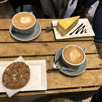 Drupa Coffee Roasters - Cafés Latte, Cappuccino, Cookie - Coffee & Tea Near Me - Amsterdam, New Hampshire