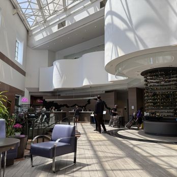Hilton Long Beach - Lobby - Hotels Near Me - Long Beach, California