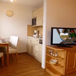 Ferienwohnungen Kircher - Ferienwohnung 2 Südbalkon mit Bergblick Küchenzeile- Essplatz